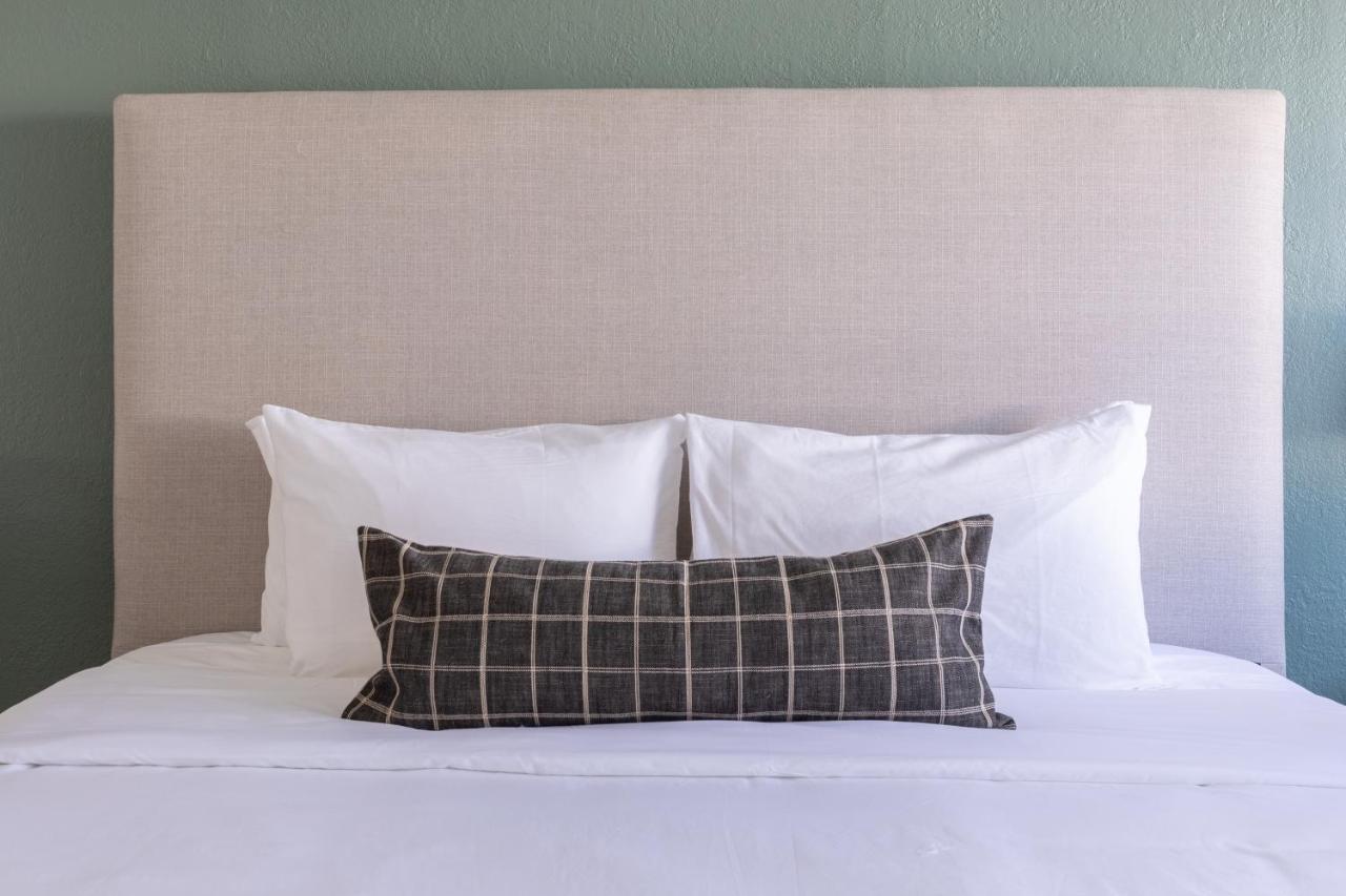 Signature Inn Oakland Zewnętrze zdjęcie