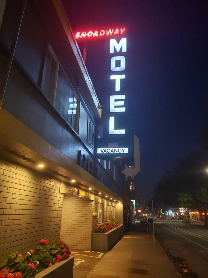 Signature Inn Oakland Zewnętrze zdjęcie
